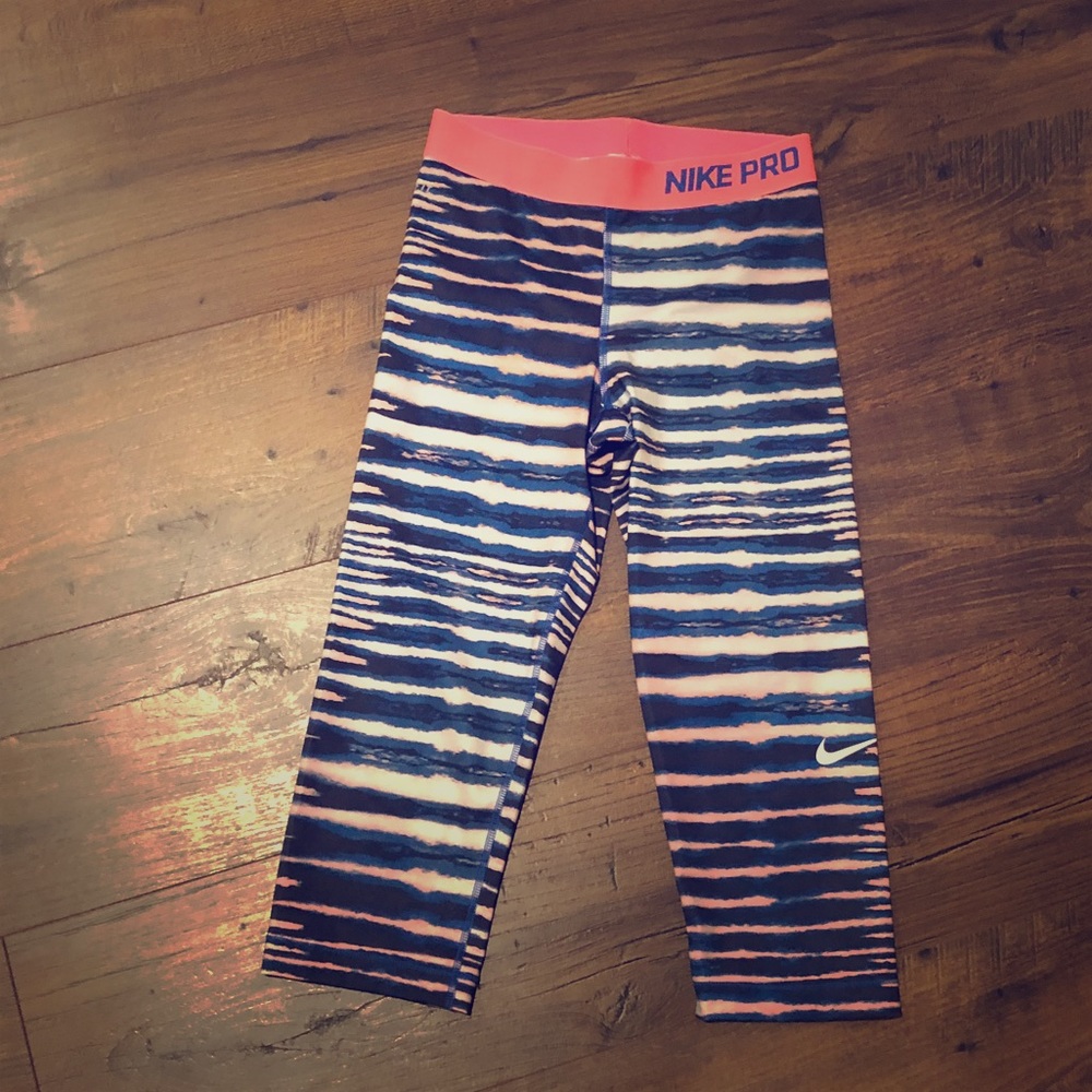 Nike crops